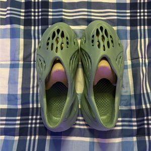 Green faux Foams SZ11